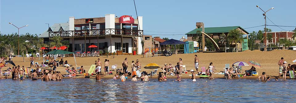 La playa de Paso de la Patria