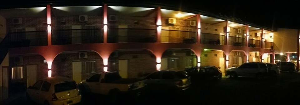 Noche en la Posada Pirayu
